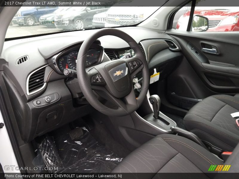 Summit White / Jet Black 2017 Chevrolet Trax LT AWD