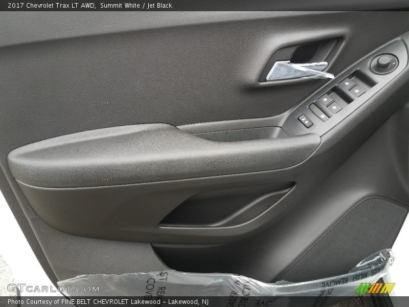 Summit White / Jet Black 2017 Chevrolet Trax LT AWD