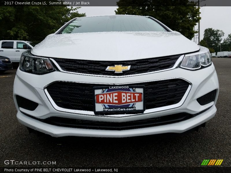 Summit White / Jet Black 2017 Chevrolet Cruze LS