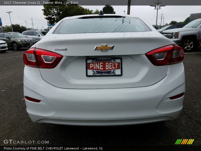 Summit White / Jet Black 2017 Chevrolet Cruze LS