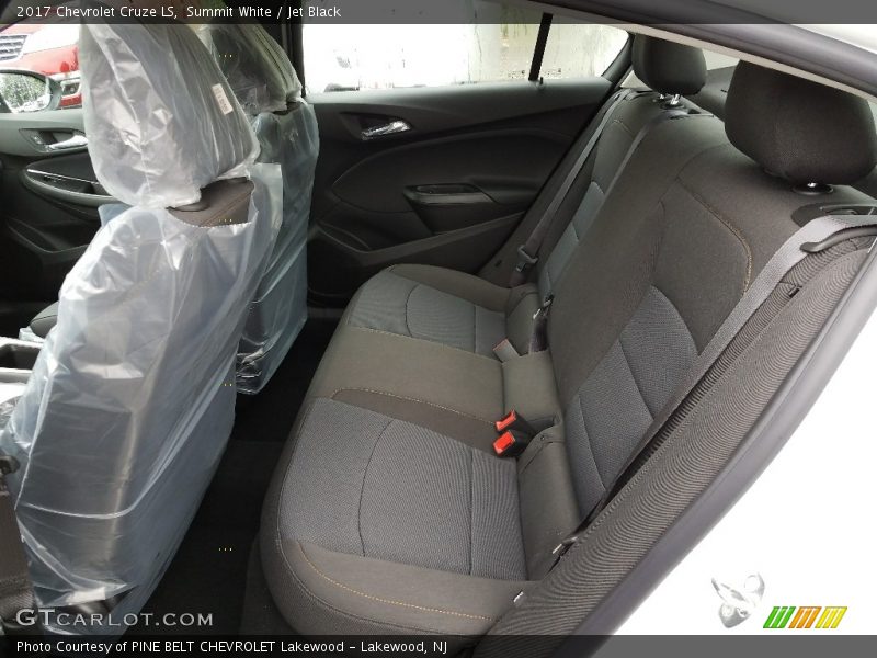 Summit White / Jet Black 2017 Chevrolet Cruze LS