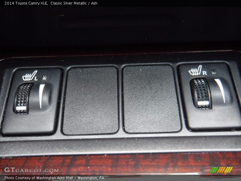 Classic Silver Metallic / Ash 2014 Toyota Camry XLE
