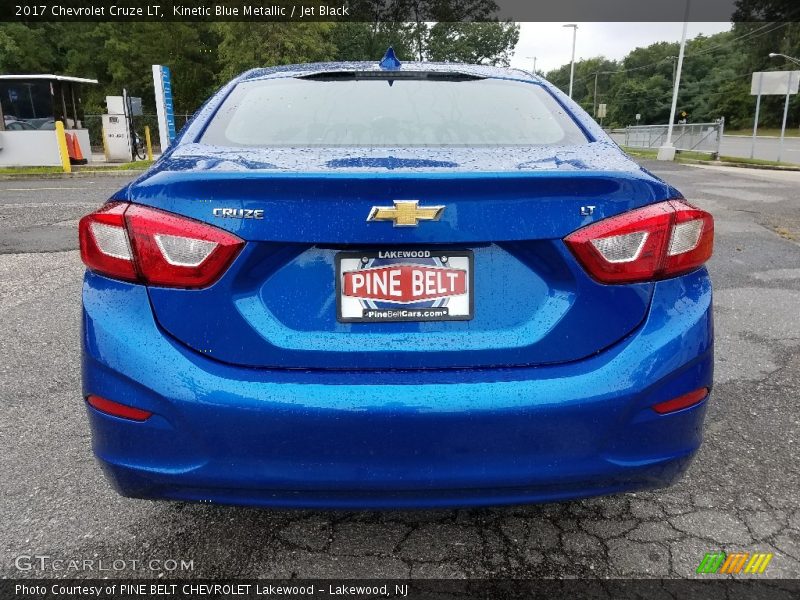 Kinetic Blue Metallic / Jet Black 2017 Chevrolet Cruze LT