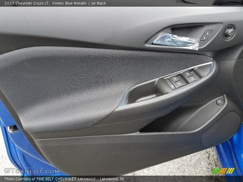 Kinetic Blue Metallic / Jet Black 2017 Chevrolet Cruze LT