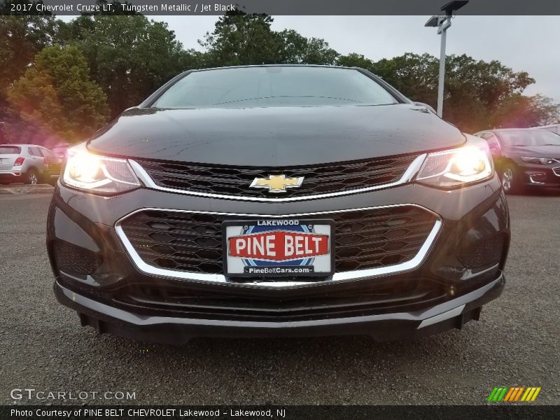 Tungsten Metallic / Jet Black 2017 Chevrolet Cruze LT