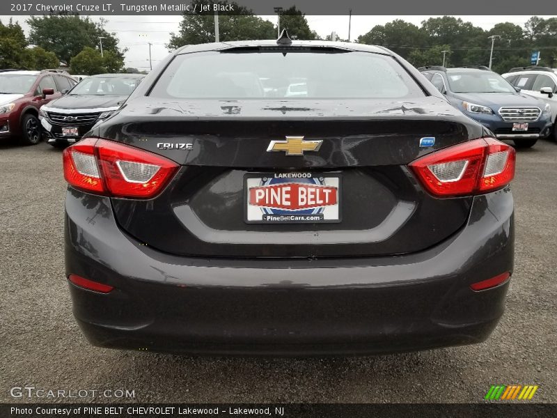 Tungsten Metallic / Jet Black 2017 Chevrolet Cruze LT