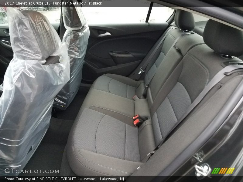 Tungsten Metallic / Jet Black 2017 Chevrolet Cruze LT