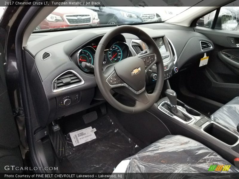 Tungsten Metallic / Jet Black 2017 Chevrolet Cruze LT