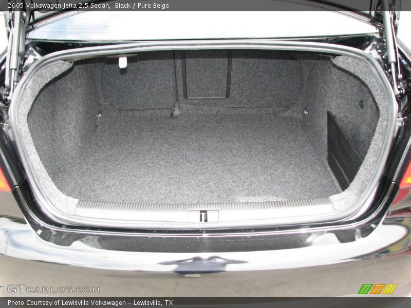 Black / Pure Beige 2005 Volkswagen Jetta 2.5 Sedan