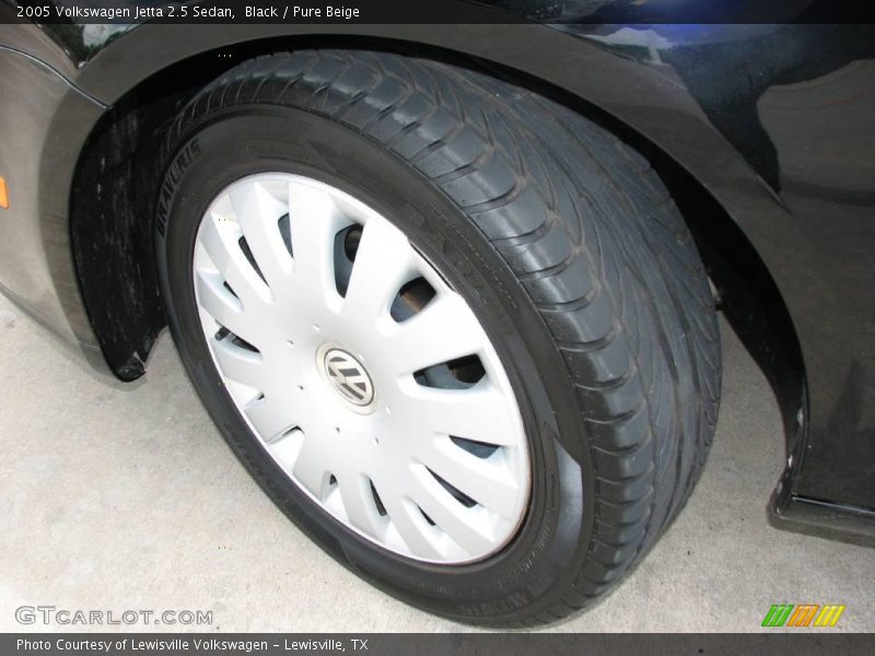 Black / Pure Beige 2005 Volkswagen Jetta 2.5 Sedan