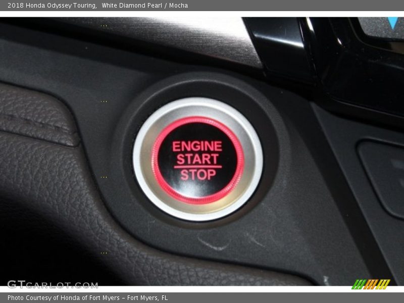 White Diamond Pearl / Mocha 2018 Honda Odyssey Touring