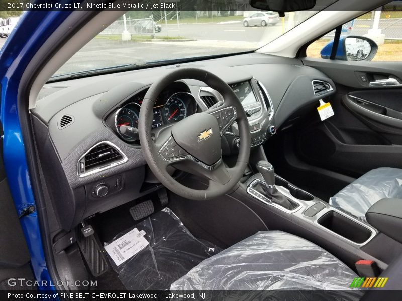 Kinetic Blue Metallic / Jet Black 2017 Chevrolet Cruze LT