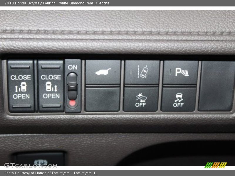 White Diamond Pearl / Mocha 2018 Honda Odyssey Touring