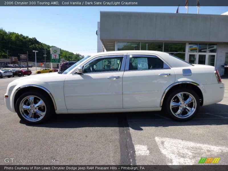 Cool Vanilla / Dark Slate Gray/Light Graystone 2006 Chrysler 300 Touring AWD