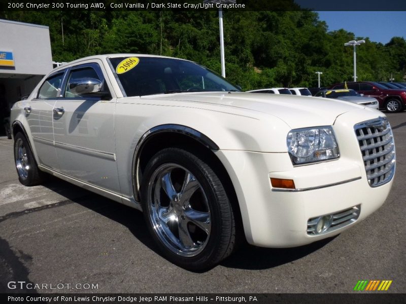 Cool Vanilla / Dark Slate Gray/Light Graystone 2006 Chrysler 300 Touring AWD