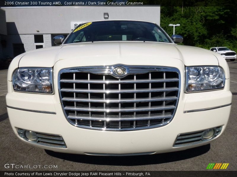Cool Vanilla / Dark Slate Gray/Light Graystone 2006 Chrysler 300 Touring AWD