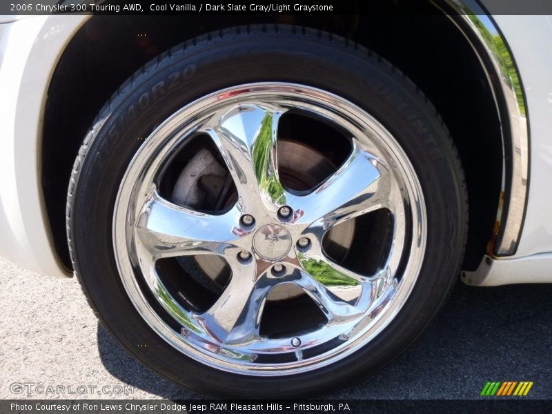 Cool Vanilla / Dark Slate Gray/Light Graystone 2006 Chrysler 300 Touring AWD