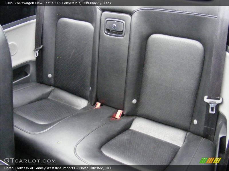 Uni Black / Black 2005 Volkswagen New Beetle GLS Convertible