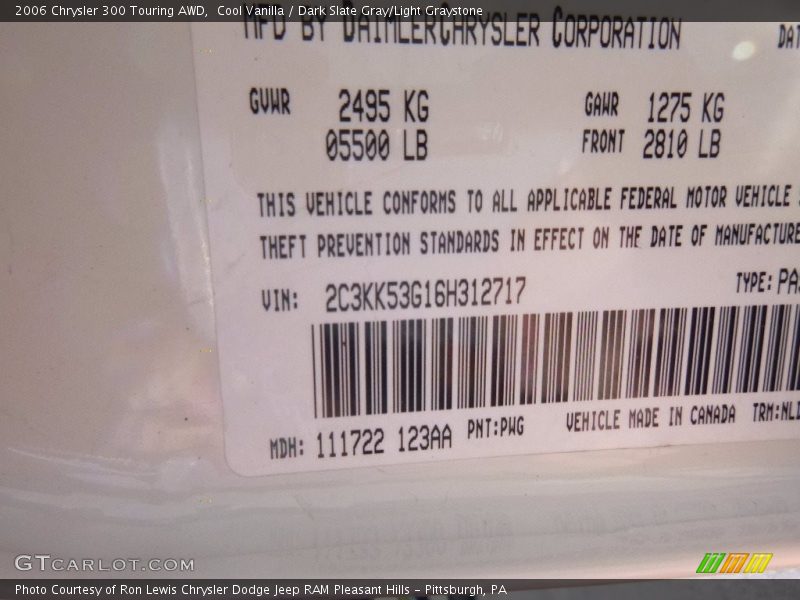 Cool Vanilla / Dark Slate Gray/Light Graystone 2006 Chrysler 300 Touring AWD
