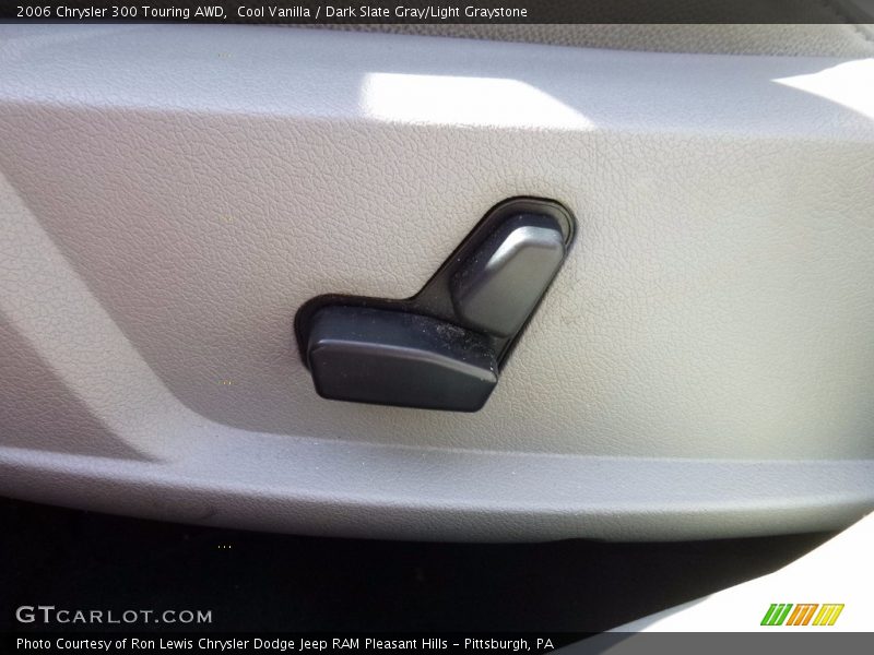 Cool Vanilla / Dark Slate Gray/Light Graystone 2006 Chrysler 300 Touring AWD