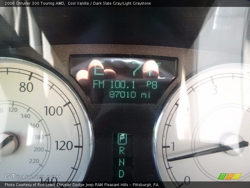 Cool Vanilla / Dark Slate Gray/Light Graystone 2006 Chrysler 300 Touring AWD