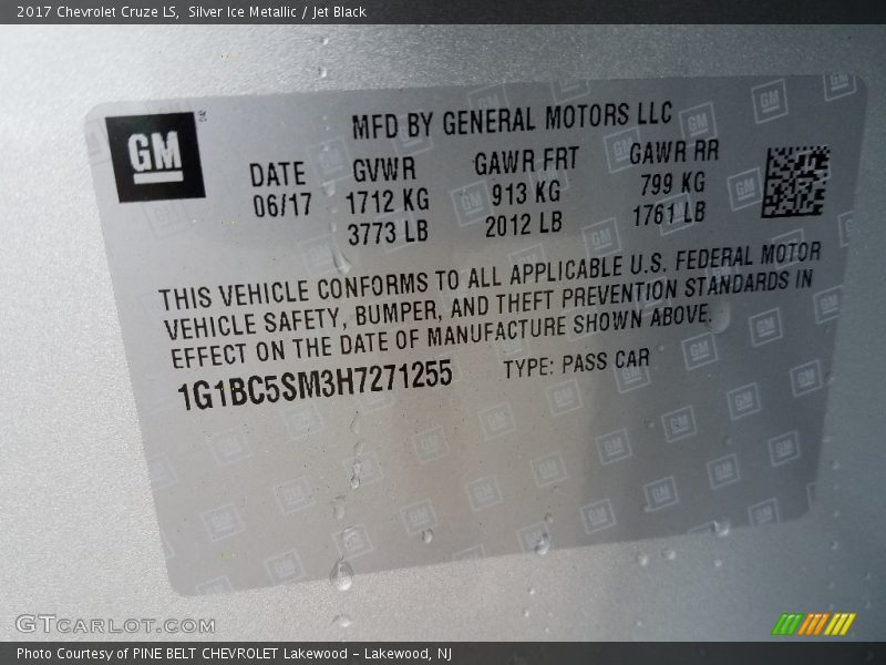 Silver Ice Metallic / Jet Black 2017 Chevrolet Cruze LS