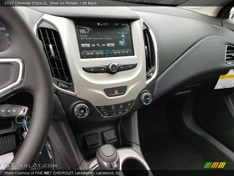 Silver Ice Metallic / Jet Black 2017 Chevrolet Cruze LS