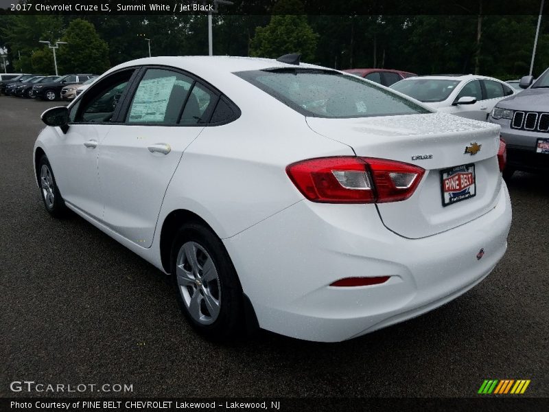 Summit White / Jet Black 2017 Chevrolet Cruze LS