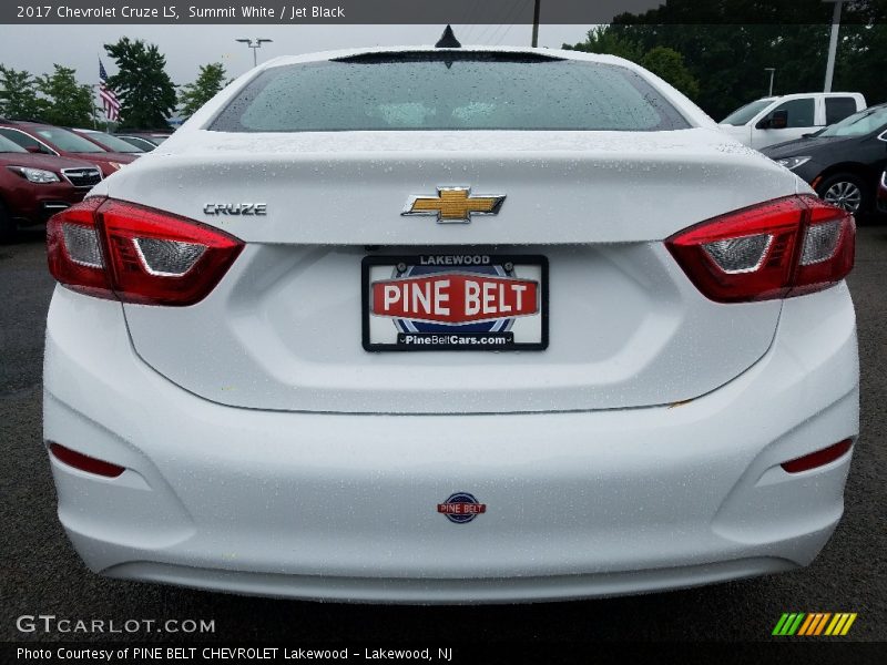 Summit White / Jet Black 2017 Chevrolet Cruze LS