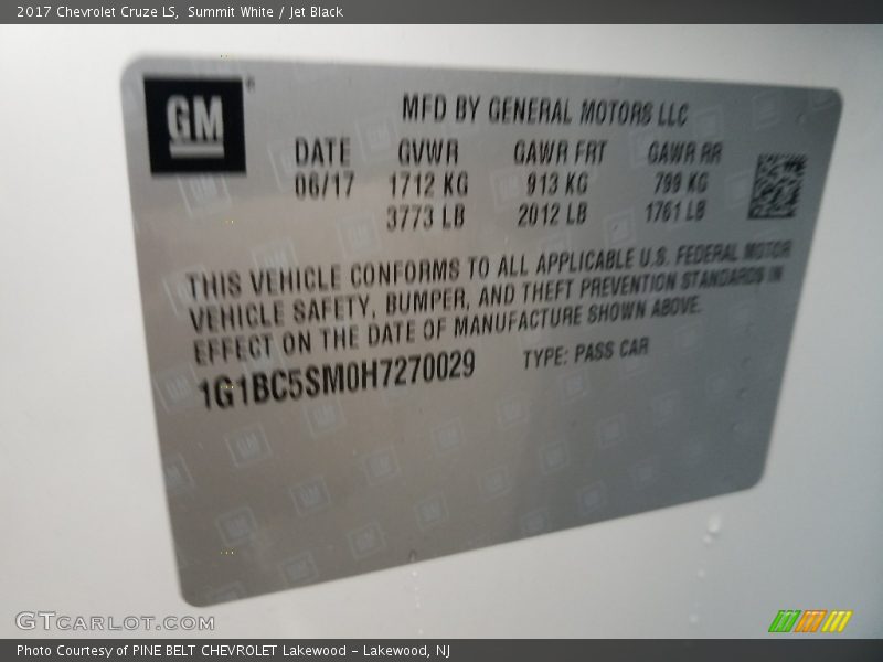 Summit White / Jet Black 2017 Chevrolet Cruze LS