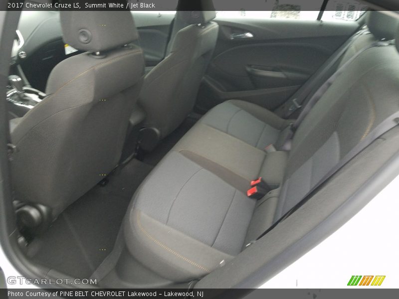 Summit White / Jet Black 2017 Chevrolet Cruze LS