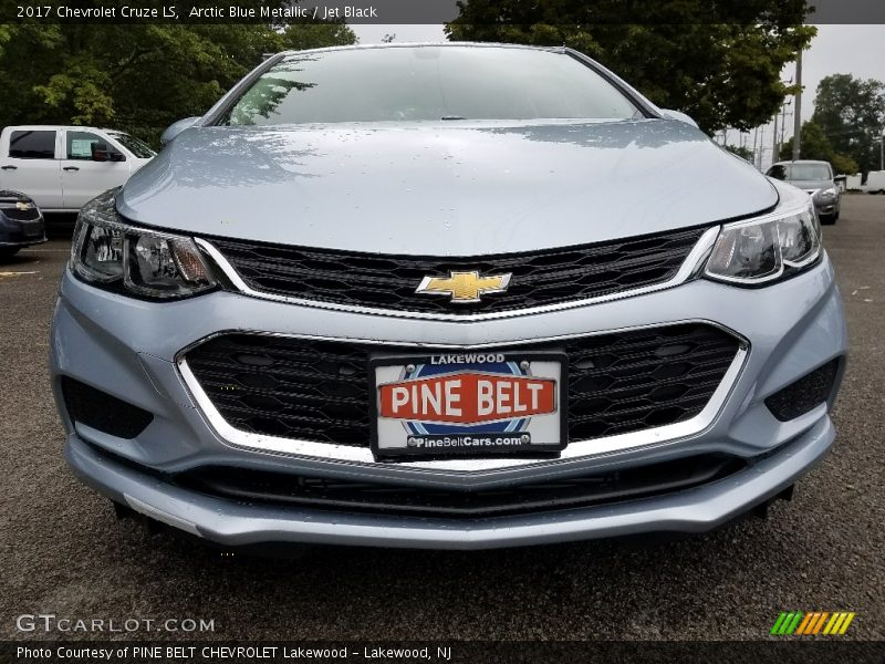 Arctic Blue Metallic / Jet Black 2017 Chevrolet Cruze LS