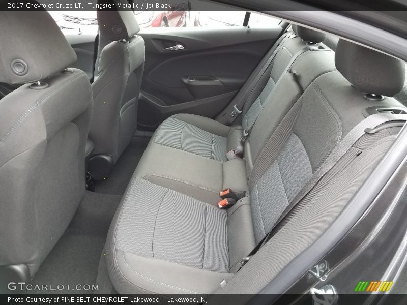Tungsten Metallic / Jet Black 2017 Chevrolet Cruze LT