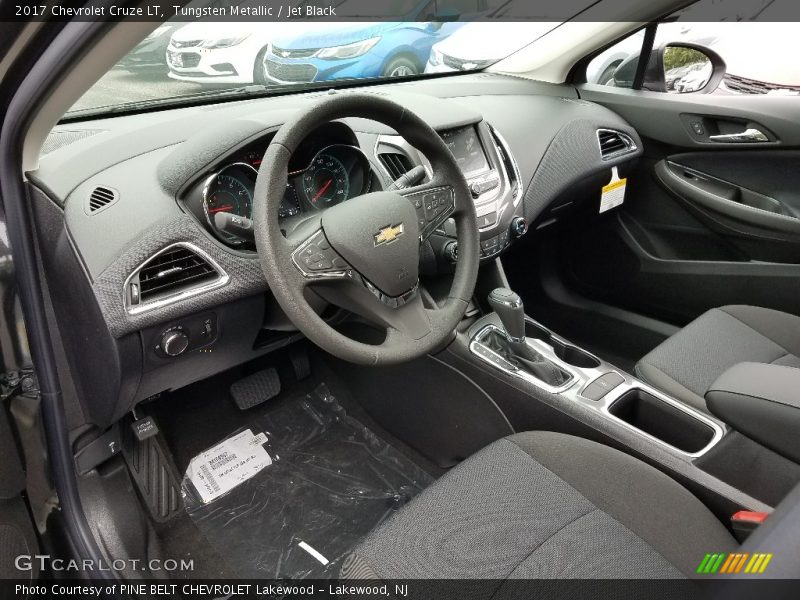 Tungsten Metallic / Jet Black 2017 Chevrolet Cruze LT