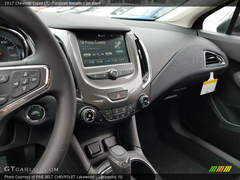 Tungsten Metallic / Jet Black 2017 Chevrolet Cruze LT