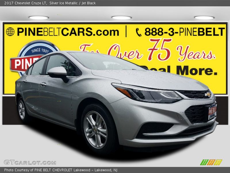 Silver Ice Metallic / Jet Black 2017 Chevrolet Cruze LT