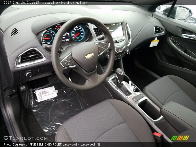 Mosaic Black Metallic / Jet Black 2017 Chevrolet Cruze LT