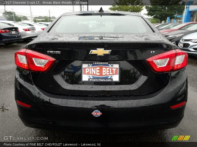 Mosaic Black Metallic / Jet Black 2017 Chevrolet Cruze LT