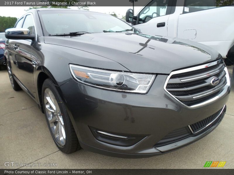 Magnetic / Charcoal Black 2017 Ford Taurus Limited