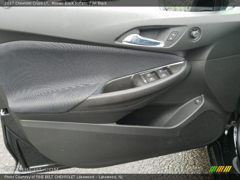 Mosaic Black Metallic / Jet Black 2017 Chevrolet Cruze LT