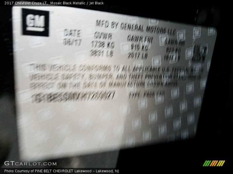 Mosaic Black Metallic / Jet Black 2017 Chevrolet Cruze LT