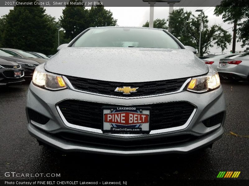 Silver Ice Metallic / Jet Black 2017 Chevrolet Cruze LS