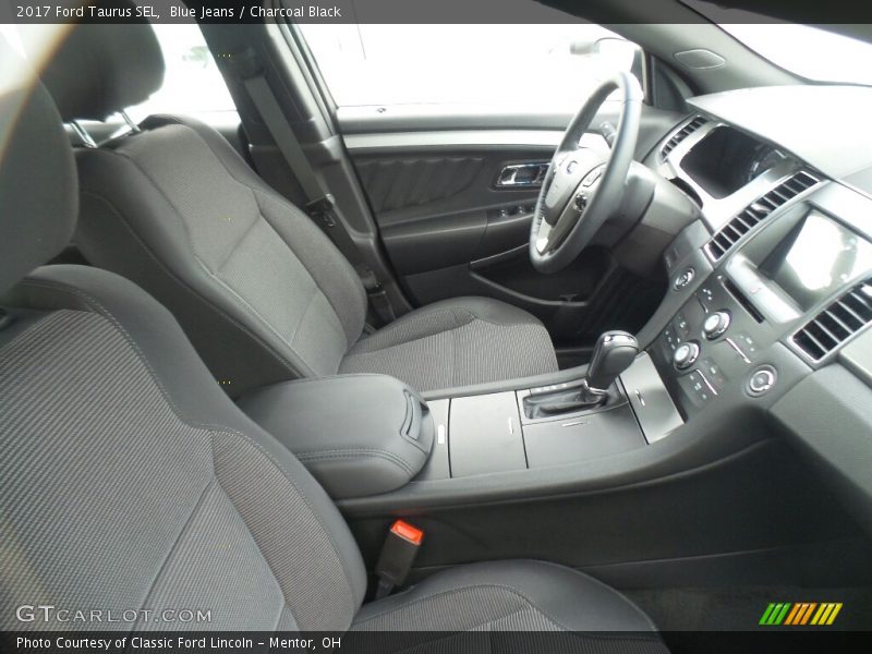 Front Seat of 2017 Taurus SEL