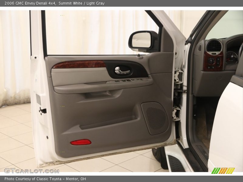 Summit White / Light Gray 2006 GMC Envoy Denali 4x4