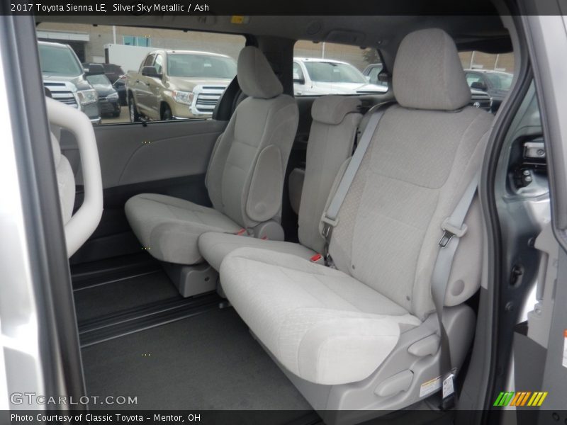 Silver Sky Metallic / Ash 2017 Toyota Sienna LE