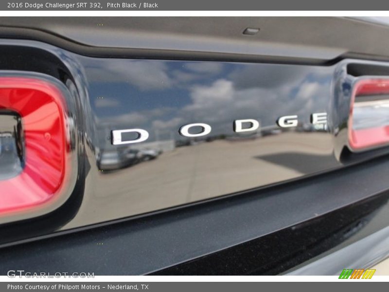 Pitch Black / Black 2016 Dodge Challenger SRT 392