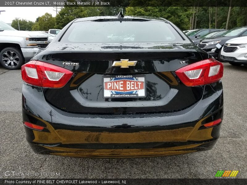 Mosaic Black Metallic / Jet Black 2017 Chevrolet Cruze LT