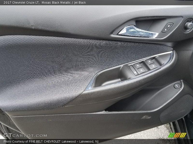 Mosaic Black Metallic / Jet Black 2017 Chevrolet Cruze LT