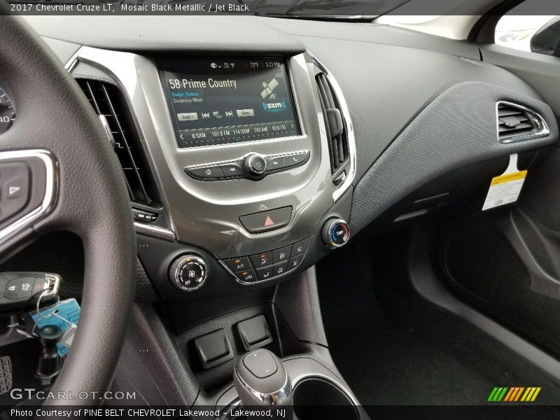 Mosaic Black Metallic / Jet Black 2017 Chevrolet Cruze LT