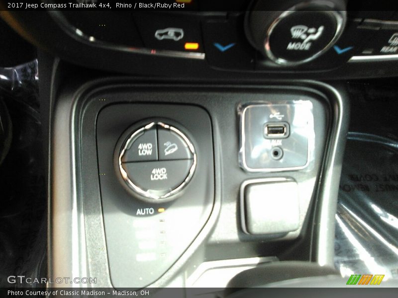 Rhino / Black/Ruby Red 2017 Jeep Compass Trailhawk 4x4